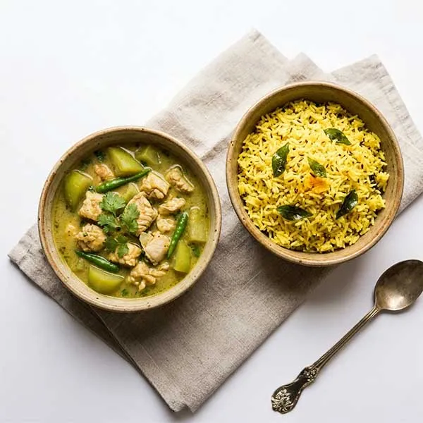 Lau machh with phodnicha bhat